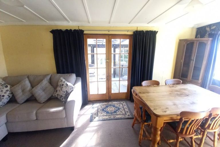 Photo of property in 33 Clifden Highway, Tuatapere, 9620