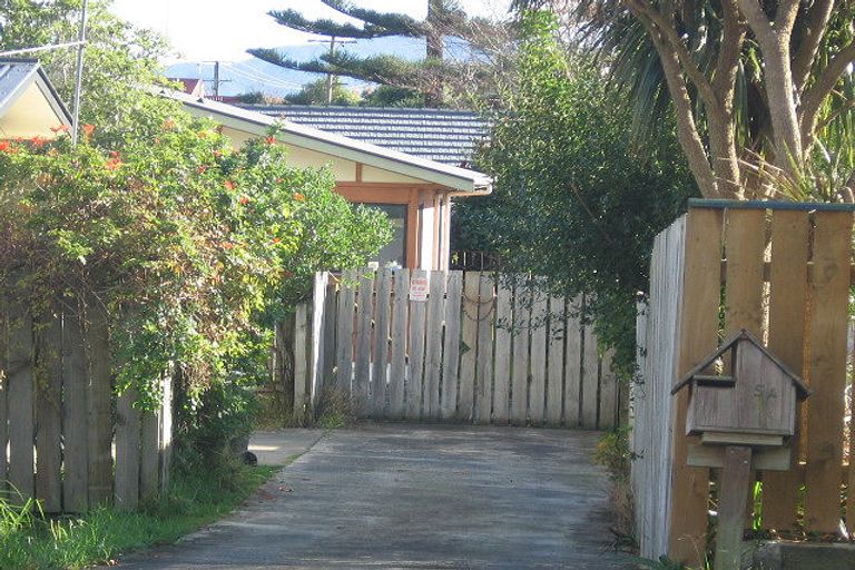 Photo of property in 5 Aorangi Road, Paraparaumu, 5032