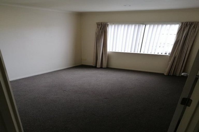 Photo of property in 3/15 Harbour View Road, Te Atatu Peninsula, Auckland, 0610