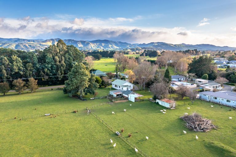 Photo of property in 67 Lincoln Road, Carterton, 5713