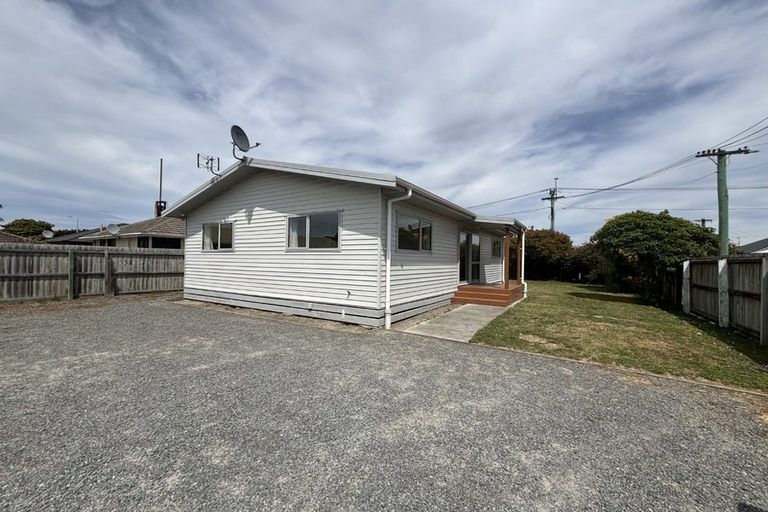 Photo of property in 2 Wildwood Avenue, Wainoni, Christchurch, 8061