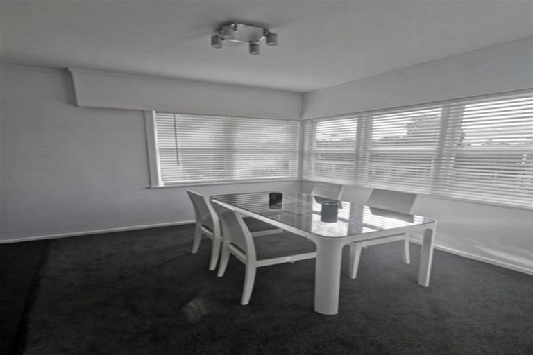 Photo of property in 3/240 Pakuranga Road, Pakuranga Heights, Auckland, 2010