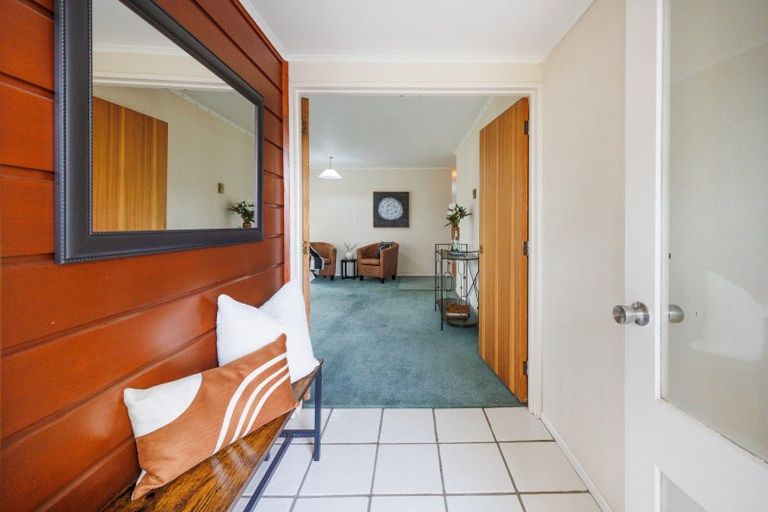 Photo of property in 17 Chilton Grove, Hokowhitu, Palmerston North, 4410