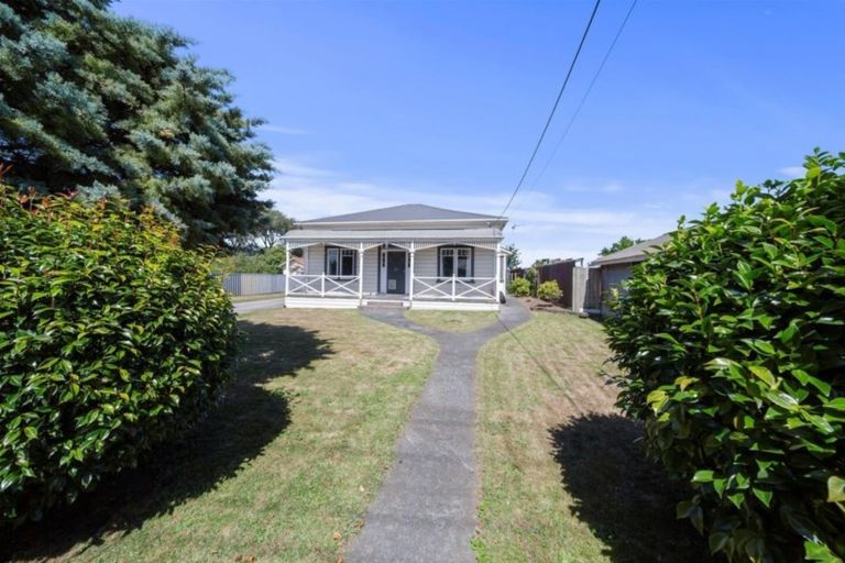 Photo of property in 106 Manawapou Road, Hawera, 4610