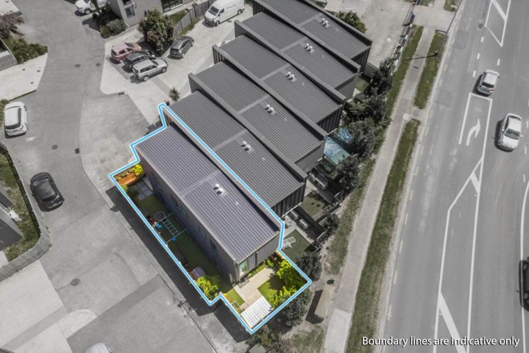 Photo of property in 640a Massey Road, Mangere, Auckland, 2022