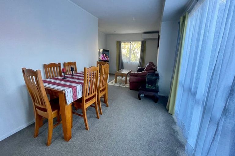 Photo of property in 1/14 Knott Road, Stanmore Bay, Whangaparaoa, 0932
