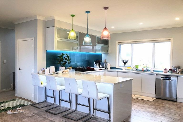 Photo of property in 73 Bayvista Drive, Karaka, Papakura, 2113