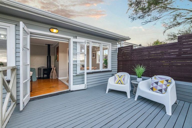 Photo of property in 82 Rosier Road, Glen Eden, Auckland, 0602