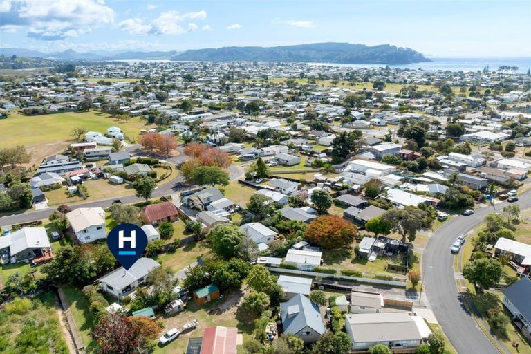 Photo of property in 112 Mckellar Place, Whangamata, 3620