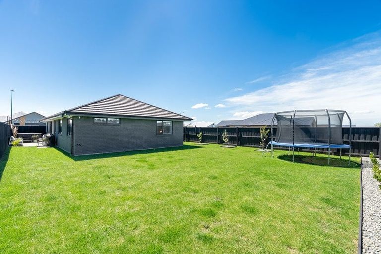 Photo of property in 8 Finstock Way, Rolleston, 7614