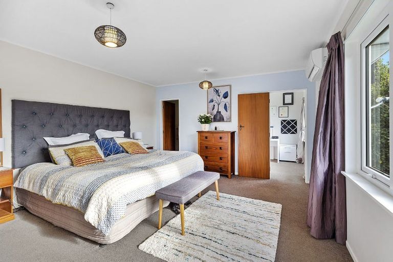 Photo of property in 4 Laidlaw Way, Karori, Wellington, 6012