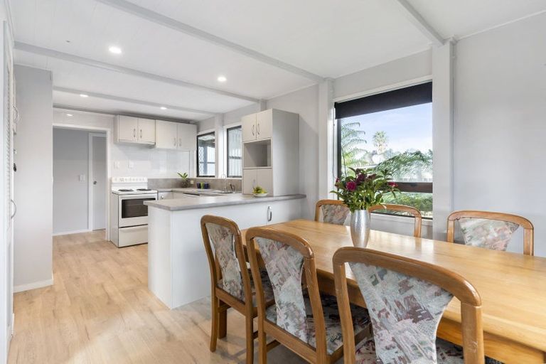 Photo of property in 100 Mayfair Avenue, Whangamata, 3620
