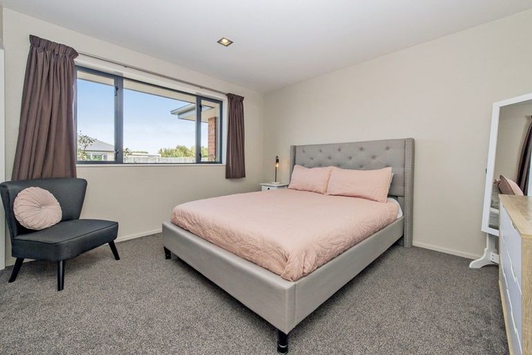 Photo of property in 2 Goldie Place, Rolleston, 7614