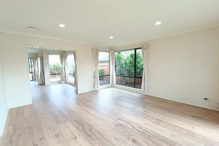 Photo of property in 213 Kilkenny Drive, East Tamaki Heights, Auckland, 2016