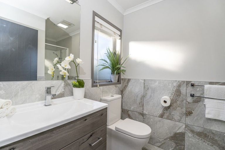 Photo of property in 2 Oscar Place, Whitianga, 3510