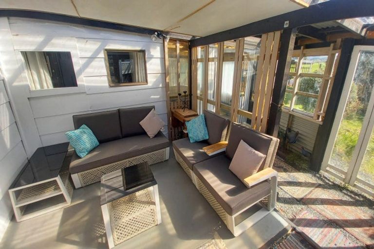 Photo of property in 33 Clifden Highway, Tuatapere, 9620