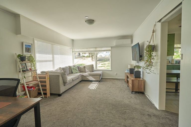 Photo of property in 1/12 Lake Road, Northcote, Auckland, 0627