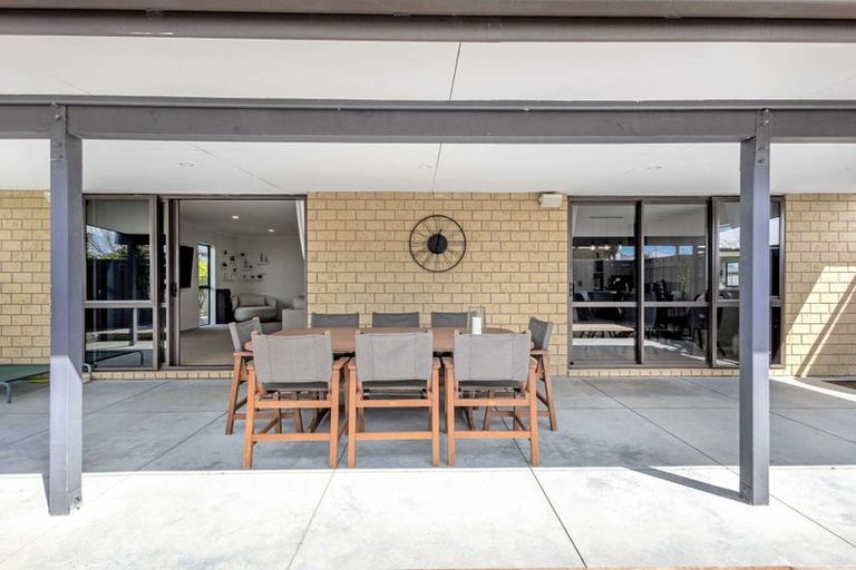 Photo of property in 3 Waitaha Place, Clive, 4102