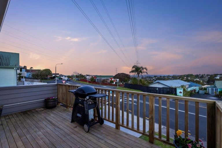 Photo of property in 50 Garton Drive, Massey, Auckland, 0614