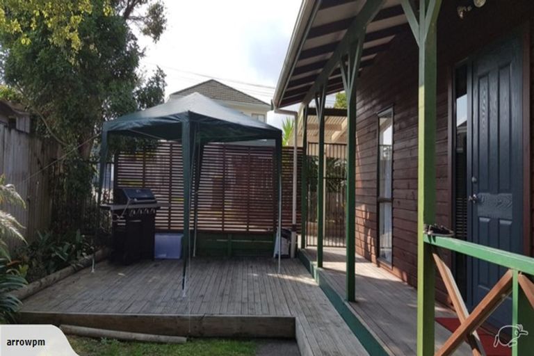 Photo of property in 24 Karamu Street, Te Atatu Peninsula, Auckland, 0610