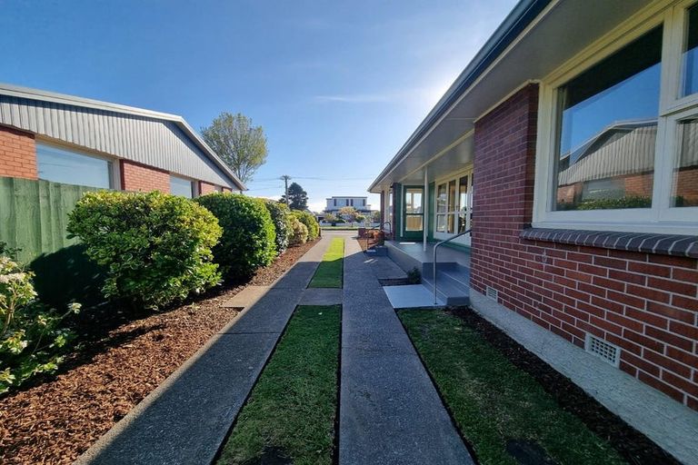 Photo of property in 12 Clouston Street, Saint Martins, Christchurch, 8022