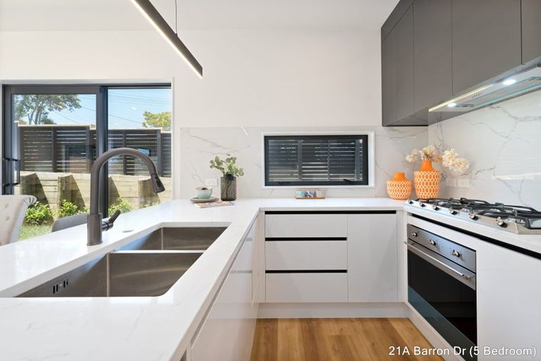 Photo of property in 21d Barron Drive, Green Bay, Auckland, 0604