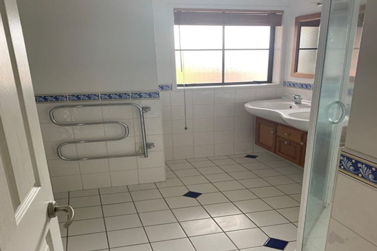 Photo of property in 35 Poaka Avenue, Dinsdale, Hamilton, 3204