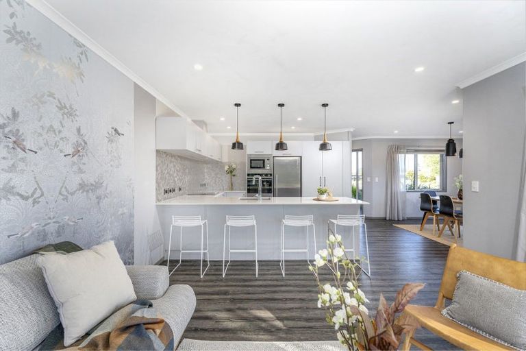 Photo of property in 2 Oscar Place, Whitianga, 3510