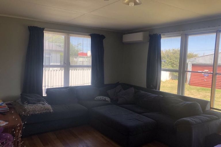Photo of property in 2 Sutton Place, Hawera, 4610