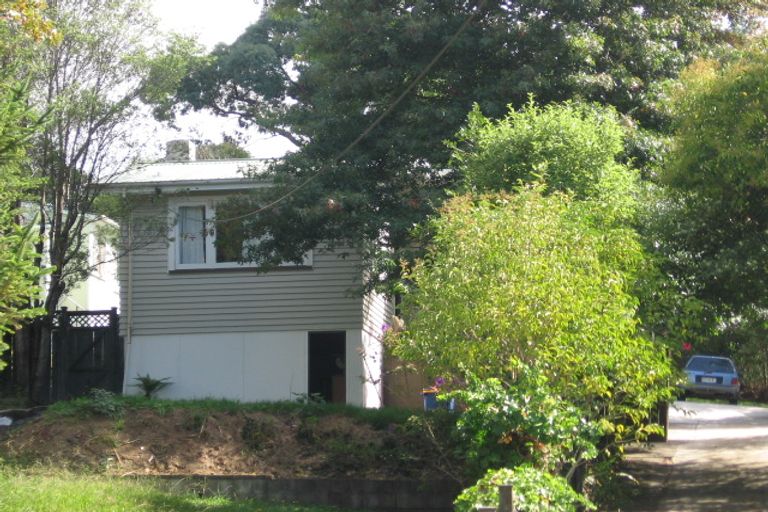 Photo of property in 13 Stottholm Road, Titirangi, Auckland, 0604