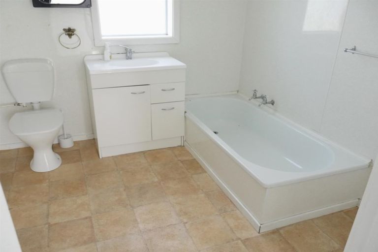 Photo of property in 54 Vogel Street, Hawera, 4610