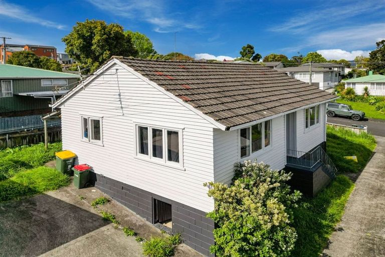 Photo of property in 17a Kereru Street, Henderson, Auckland, 0612