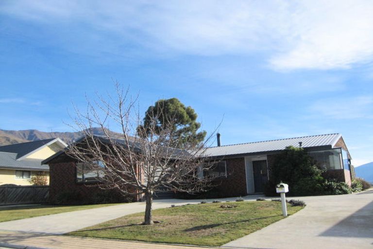 Photo of property in 18 Meadowstone Drive, Wanaka, 9305