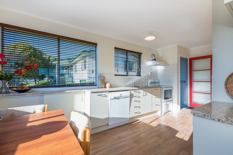 Photo of property in 32 Kingsley Street, Stokes Valley, Lower Hutt, 5019