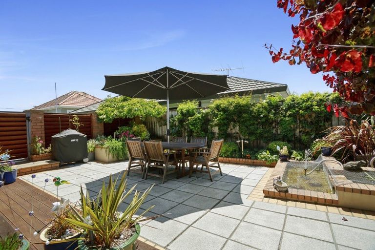Photo of property in 27b Vincent Street, Waterloo, Lower Hutt, 5011