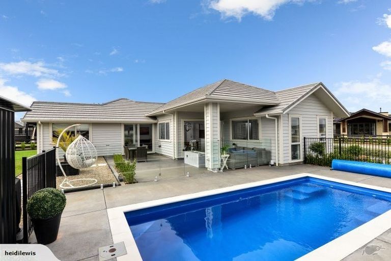 Photo of property in 32 Mike Smith Drive, Cambridge, 3434