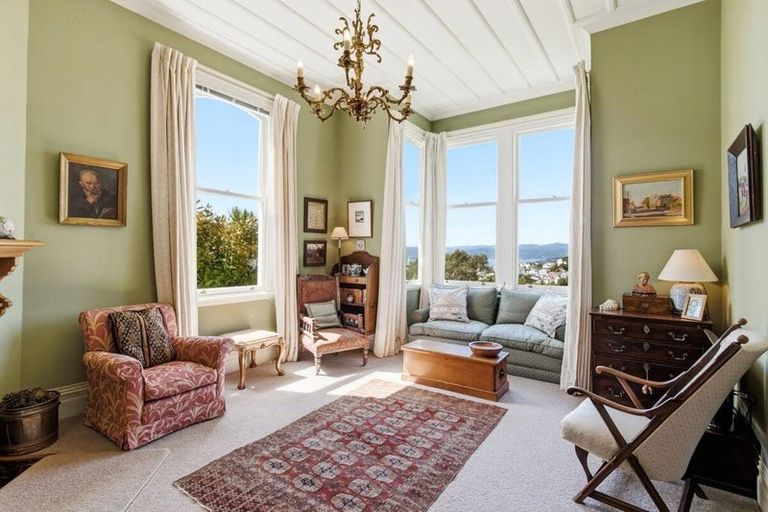 Photo of property in 12 Fairview Crescent, Kelburn, Wellington, 6012