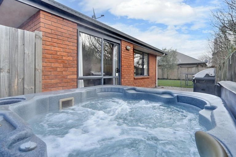 Photo of property in 8 Rubicon Place, Hei Hei, Christchurch, 8042