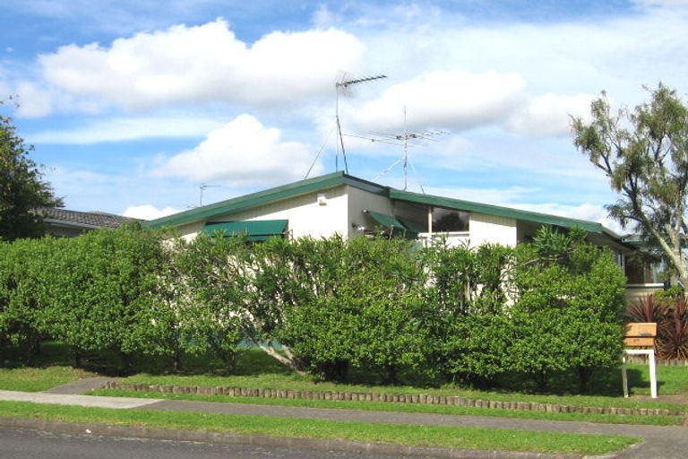 Photo of property in 64 Priestley Drive, Bucklands Beach, Auckland, 2014
