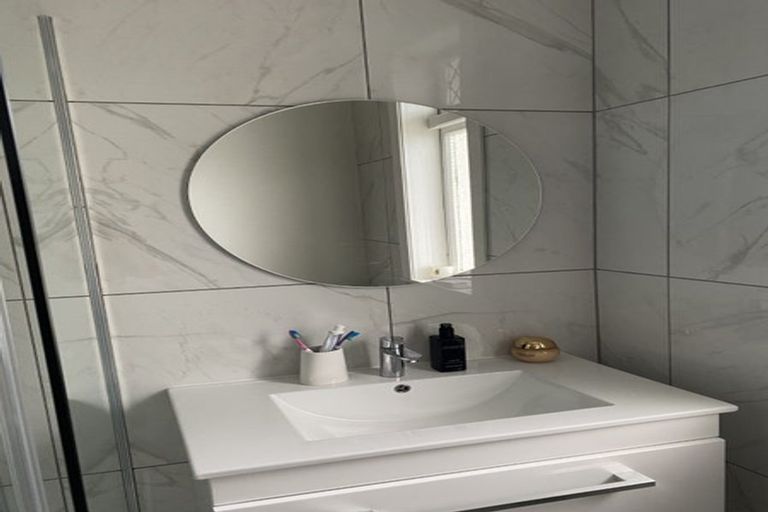 Photo of property in 28 Chamberlain Road, Karori, Wellington, 6012