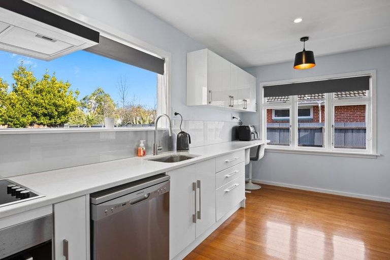 Photo of property in 72 Dunedin Street, Redwood, Christchurch, 8051