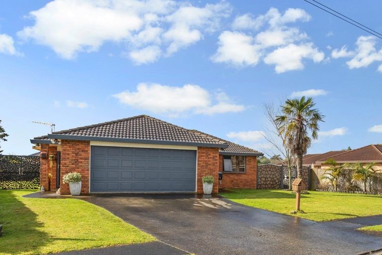 Photo of property in 16 Morewa Place, Takanini, 2112