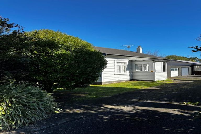 Photo of property in 14 Henderson Avenue, Tuakau, 2121