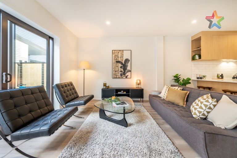 Photo of property in 9 Bayly Road, Moturoa, New Plymouth, 4310