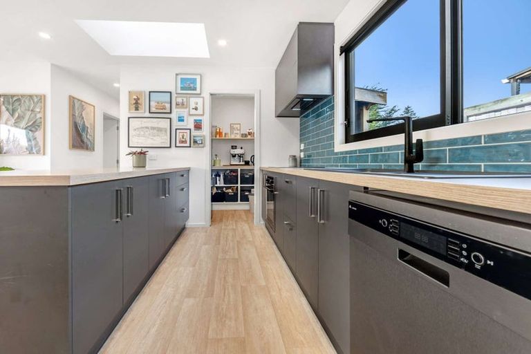 Photo of property in 5 Beach Crescent, Waikuku Beach, 7473