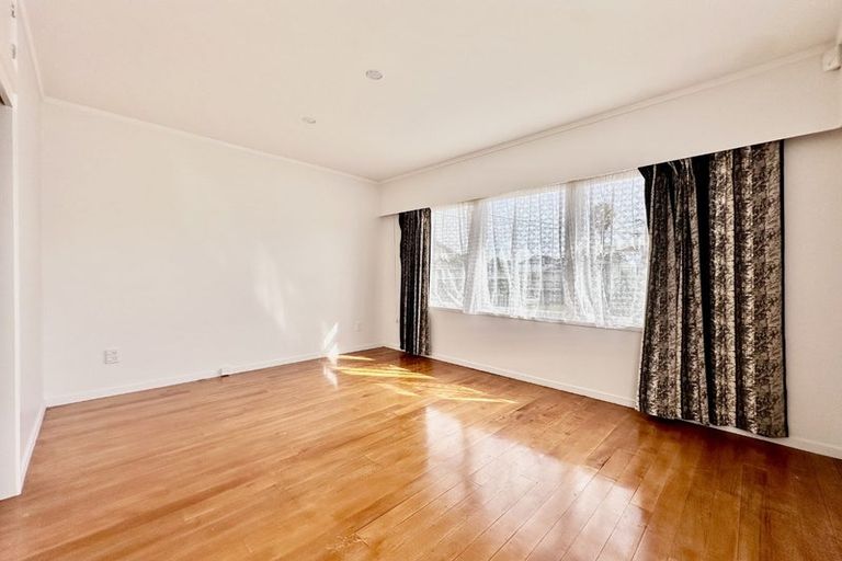 Photo of property in 1 Short Street, Manurewa East, Auckland, 2102