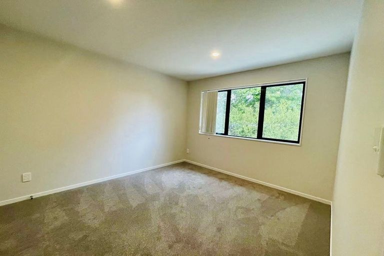 Photo of property in 30a Lowtherhurst Road, Massey, Auckland, 0614