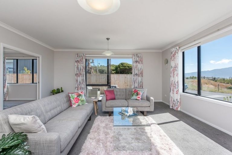 Photo of property in 16 Takahe Drive, Paraparaumu Beach, Paraparaumu, 5032