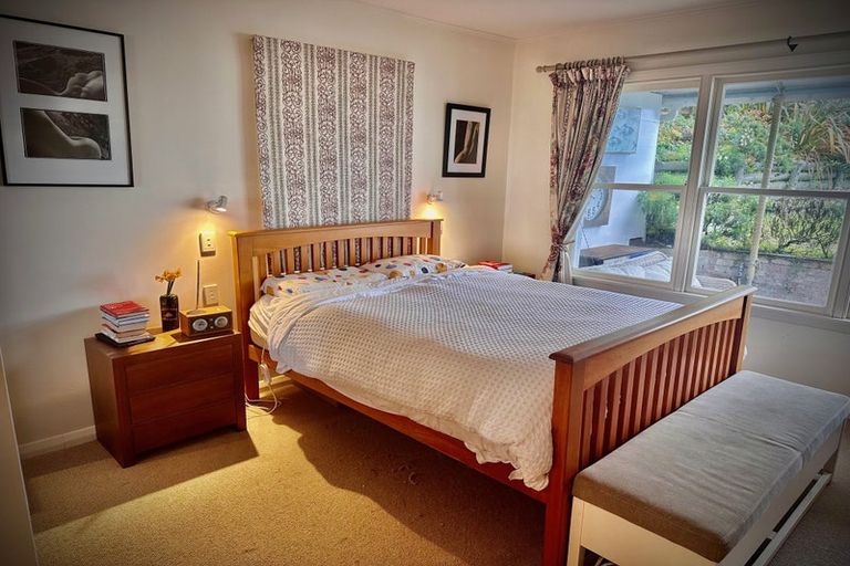 Photo of property in 8 Beere Haven Steps, Seatoun, Wellington, 6022