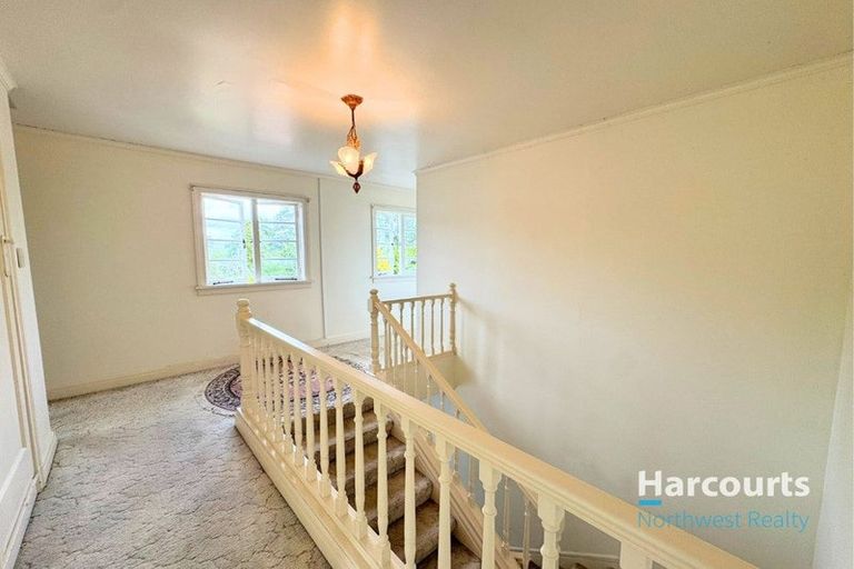 Photo of property in 86 Tawa Road, Kumeu, 0891